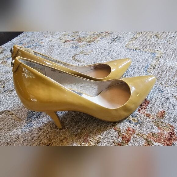 Michael Kors Mustard Color Heels, Size 7.5, Excellent Condition, Like New - Picture 5 of 6